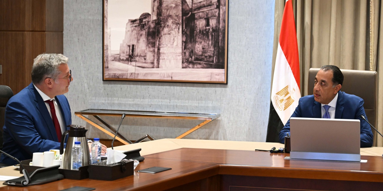 رئيس الوزراء: إتاحة مزيد من المحفزات لجذب استثمارات بقطاع البترول
